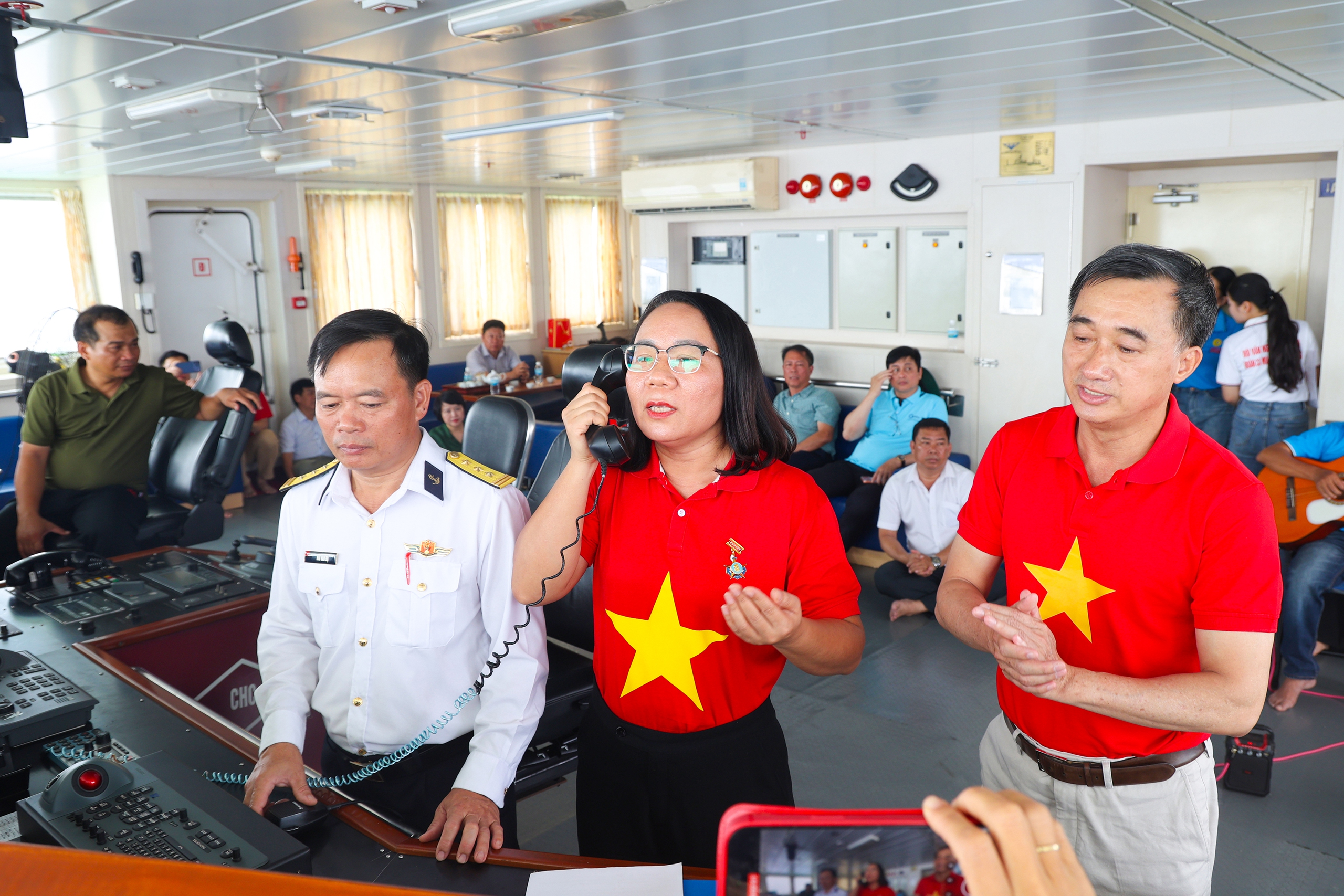 ptt2503-1778546635604747600936 Thứ trưởng Trần Văn Thuấn: Sự cống hiến của cán bộ y tế ở Trường Sa là nguồn nội lực mạnh mẽ để phát triển hệ thống y tế biển đảo- Ảnh 7.