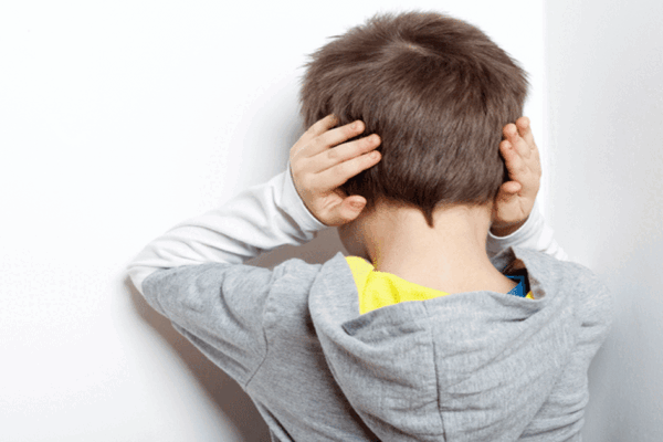 Bộ Y tế hướng dẫn khám phát hiện nguy cơ trẻ tự kỷ qua 20 câu hỏi trắc nghiệm