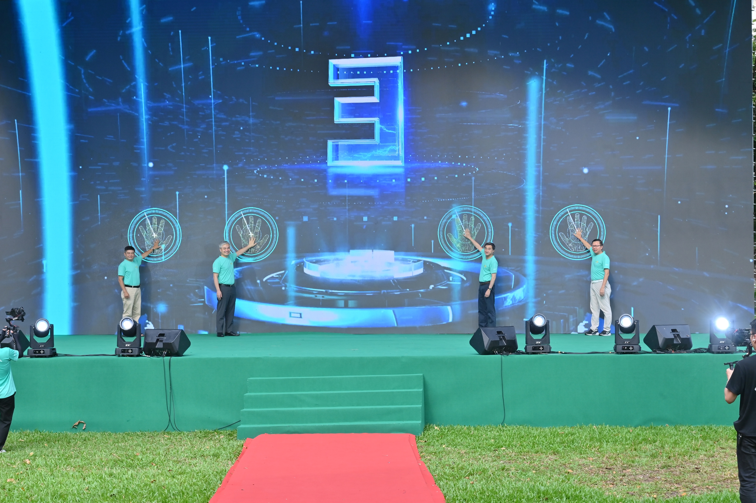 thaythuocuutugststranvanthuanvacacdai-17797681106151024719387 Qua 6 mùa Ngày Dinh dưỡng cộng đồng Việt Nam: Gần 10.000 người dân được tư vấn sức khỏe, dinh dưỡng miễn phí- Ảnh 1.