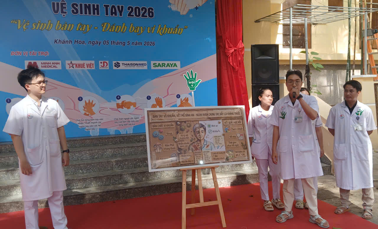 ve-sinh-2-17779768869911850691187 Nhân viên y tế sôi nổi trổ tài tại hội thi Vệ sinh tay ở Khánh Hòa- Ảnh 4.