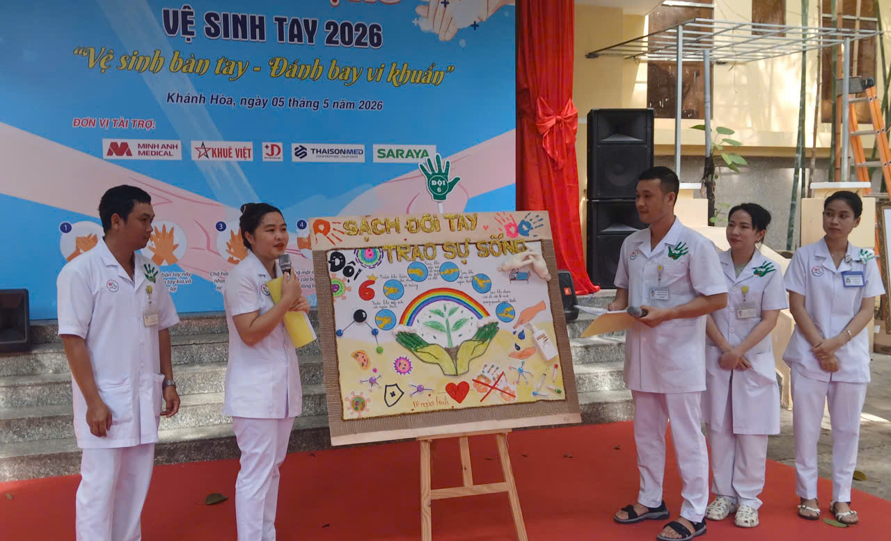 ve-sinh-4-1777976757304446655904 Nhân viên y tế sôi nổi trổ tài tại hội thi Vệ sinh tay ở Khánh Hòa- Ảnh 3.