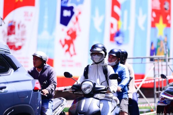 Nắng nóng gay gắt lan rộng đến miền Bắc, nhiệt cao 35 độ
