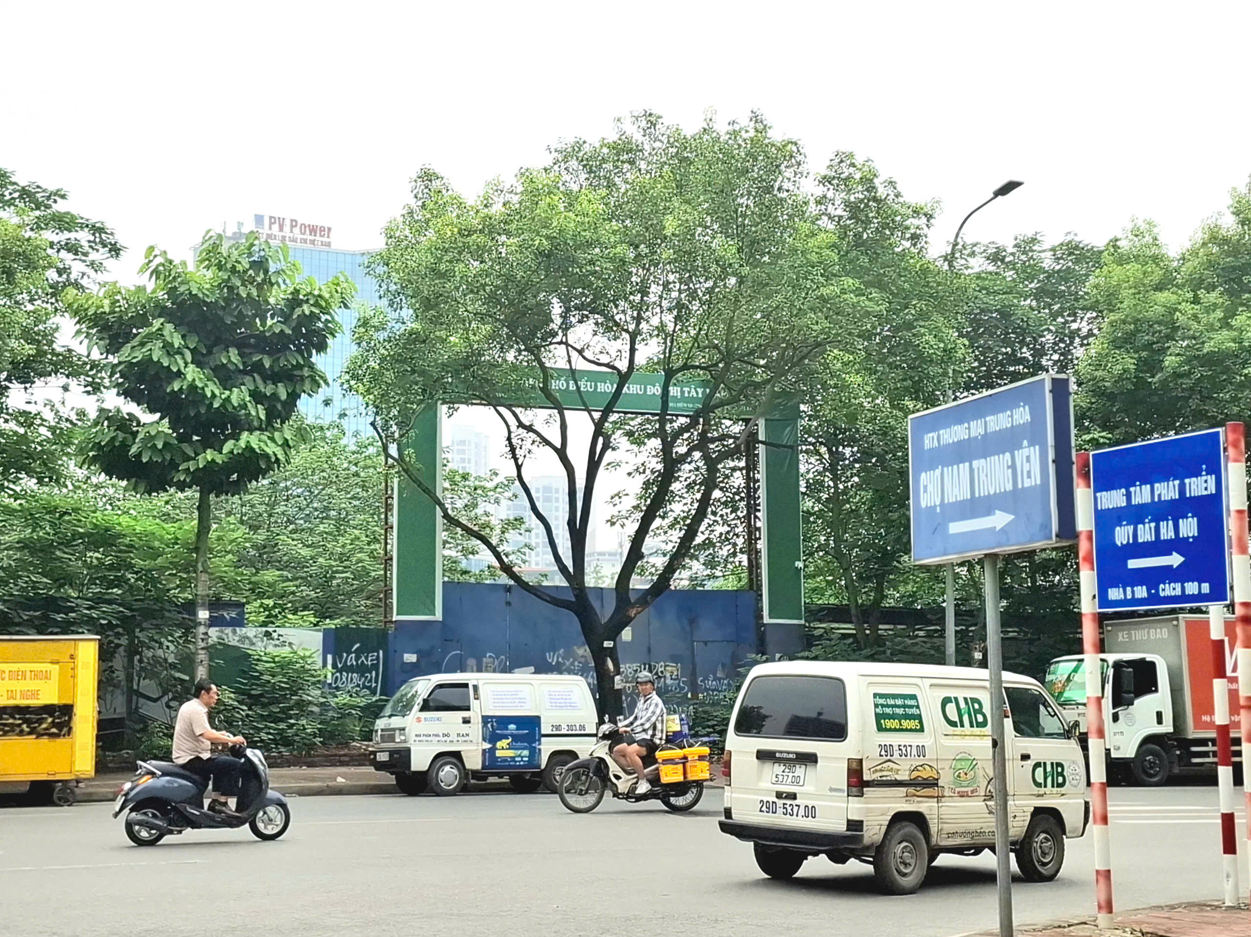 z7813712835523854871067ef947099f049deec5973f27-17784846524201255043087 Cận cảnh công viên hồ điều hòa trên 'đất vàng' giữa Thủ đô bị bỏ hoang suốt 16 năm- Ảnh 1.