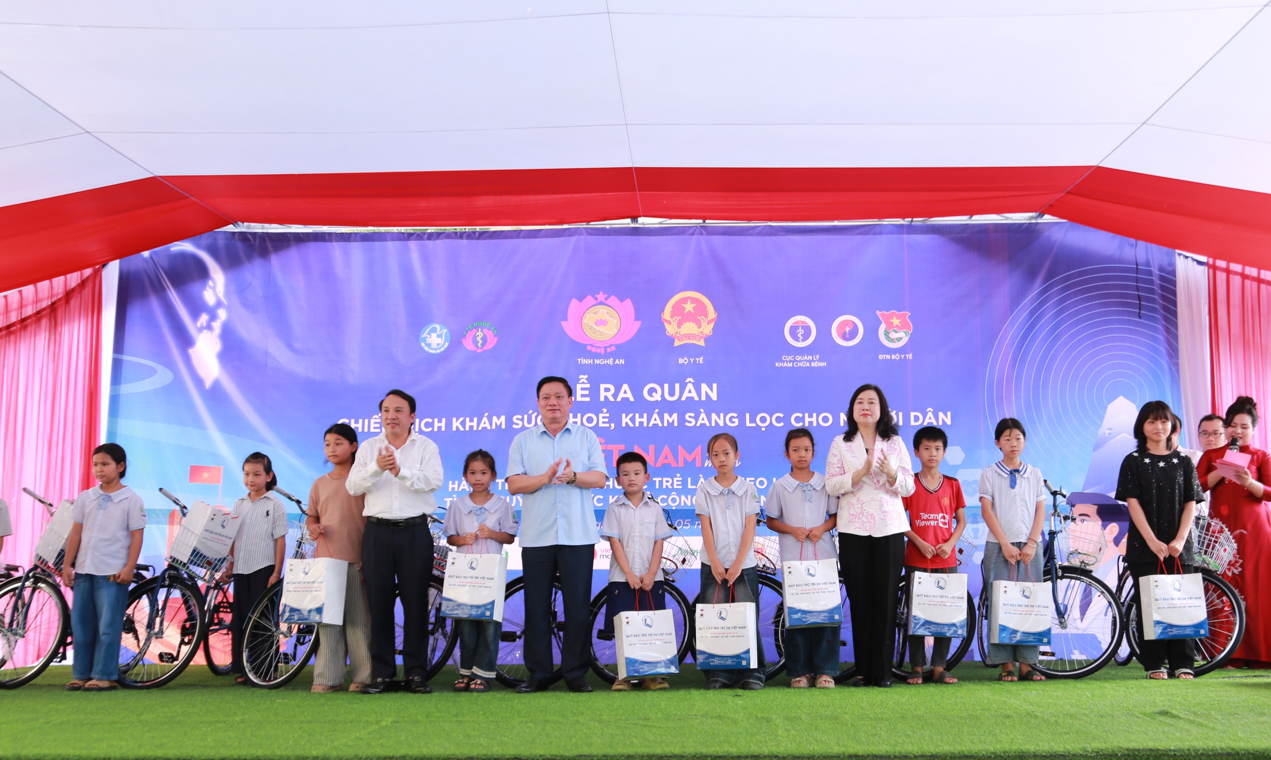 20260516092502-1778912354565537337218 Bộ trưởng Đào Hồng Lan: Chăm sóc sức khỏe người dân từ sớm, từ xa và ngay tại cơ sở- Ảnh 2.