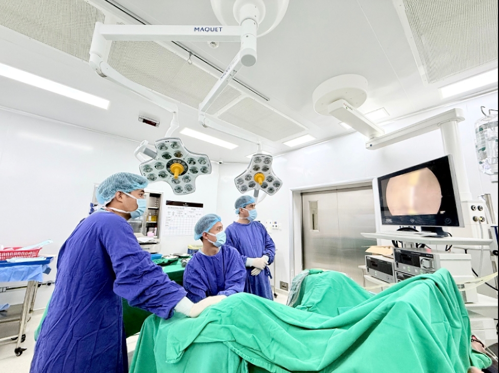 anh-1-17810812424621356776934 Vinmec Hạ Long cứu cụ ông 89 tuổi thoát nguy cơ suy thận bằng nội soi ít xâm lấn- Ảnh 1.