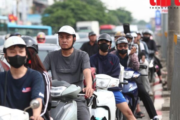 Hà Nội dự kiến các mức hỗ trợ người dân chuyển xe máy xăng sang xe điện