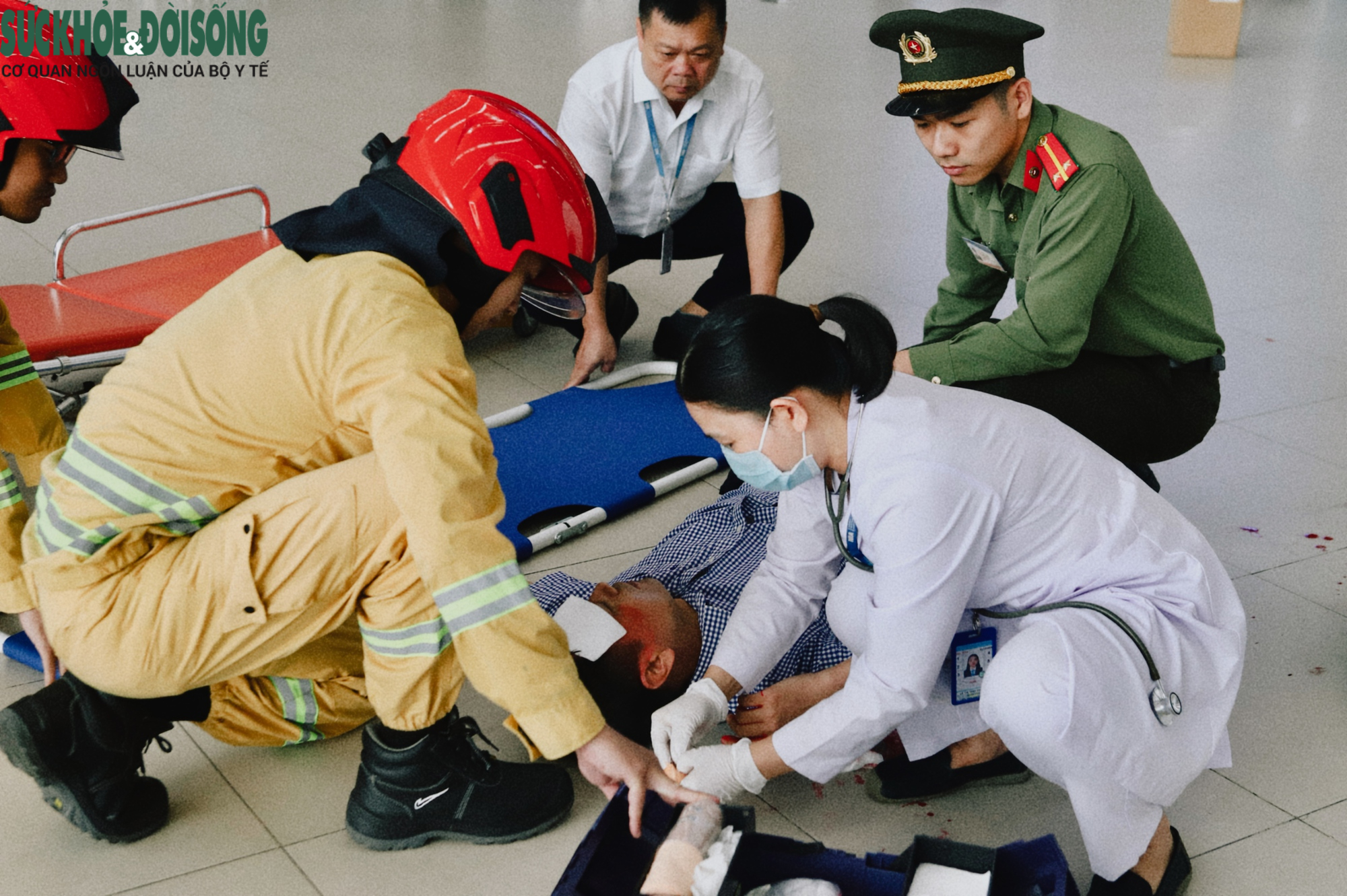 base64-1779359427773239240830 Diễn tập xử lý tình huống khẩn nguy an ninh sân bay- Ảnh 11.