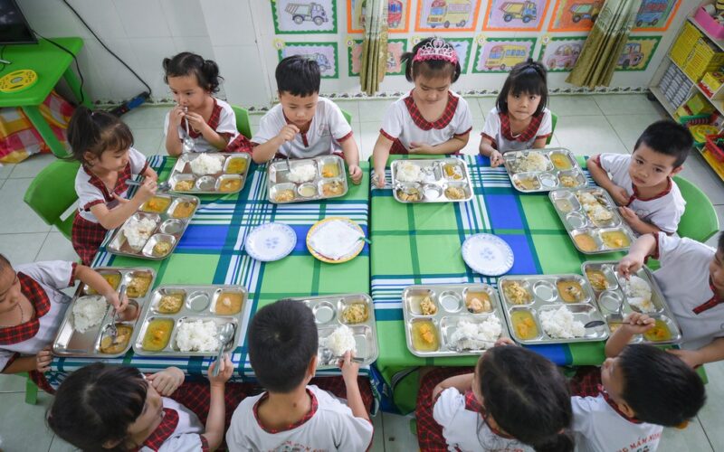 Từ 400 thực đơn bữa ăn học đường đến bài toán dinh dưỡng trẻ em Việt