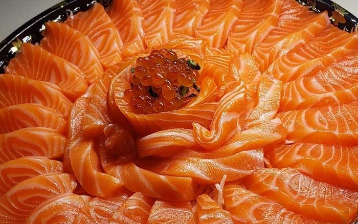 Ăn cá hồi sống hay chín tốt hơn cho sức khỏe?
