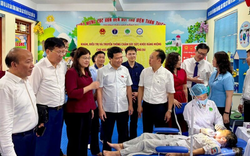 Triển khai mô hình kết hợp công – tư chăm sóc sức khỏe răng miệng học đường