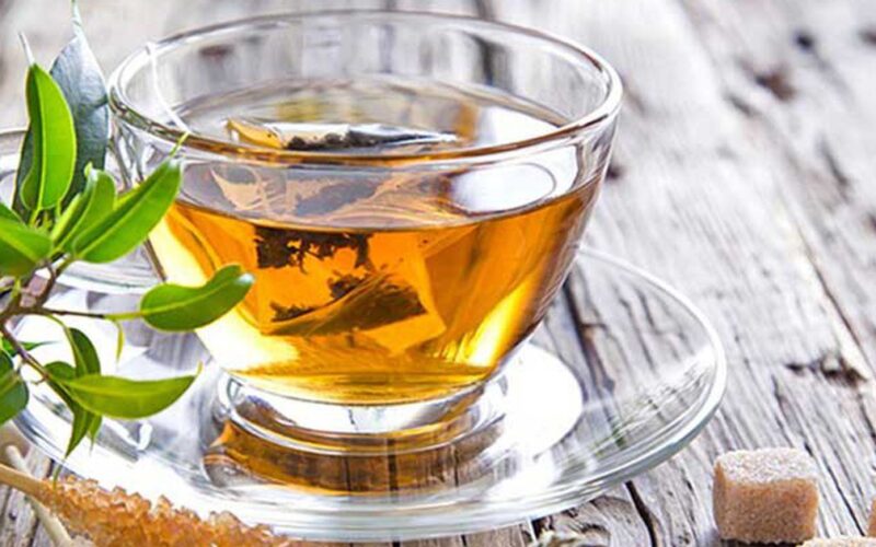 Uống nước lá đinh lăng, lạc tiên có tác dụng gì?