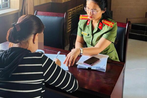 Xử phạt gần 370 triệu đồng với 7 đối tượng bán trái phép tài khoản ngân hàng