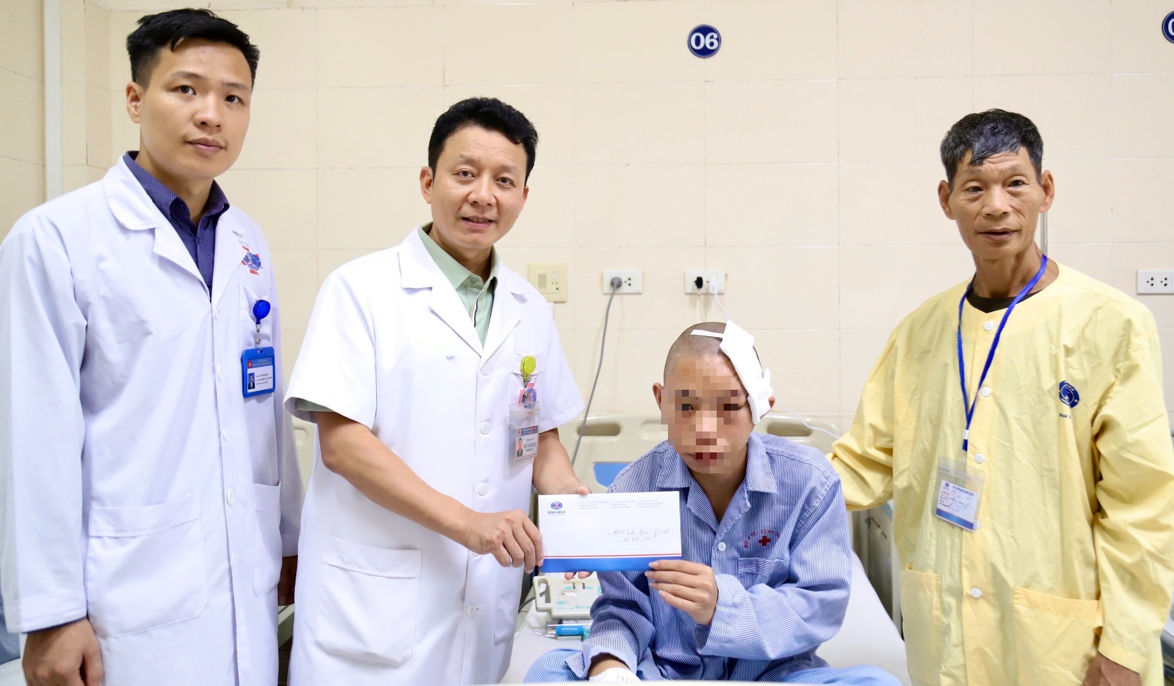 edit-d768d35b492d28777d6dcb54b1f613df-17792610414251330068505 Từ khoản tạm ứng 2 triệu đồng đến ca mổ ở Bệnh viện K hồi sinh tương lai cho thiếu niên mắc ung thư da- Ảnh 3.