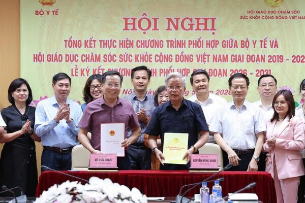 Bộ Y tế và Hội Giáo dục chăm sóc sức khỏe cộng đồng Việt Nam tăng cường phối hợp vì sức khỏe nhân dân
