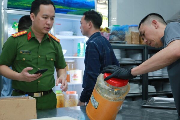 Kiểm tra hơn 1.500 cơ sở, xử phạt hơn 1,1 tỷ đồng vi phạm an toàn thực phẩm
