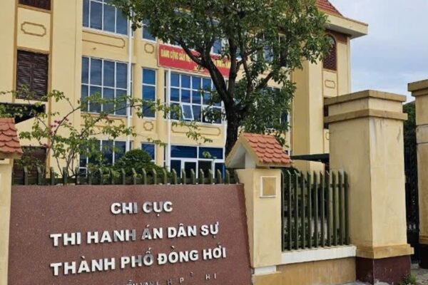 Khởi tố nguyên Chi cục trưởng Chi cục Thi hành án dân sự Đồng Hới