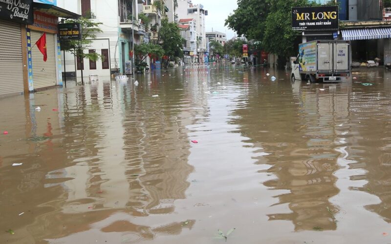 Mưa dông cấp tập đầu mùa gây thiệt hại khoảng 10,2 tỷ đồng