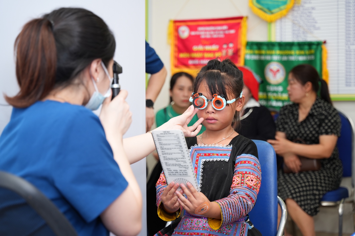 Phía sau những đôi mắt sáng: Khi y học được thắp sáng bằng trái tim- Ảnh 1.
