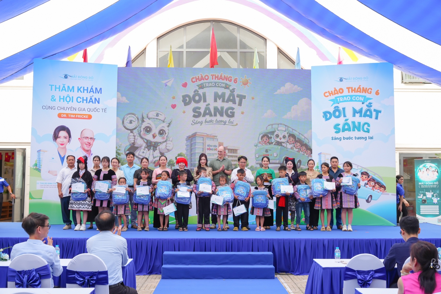 Phía sau những đôi mắt sáng: Khi y học được thắp sáng bằng trái tim- Ảnh 5.