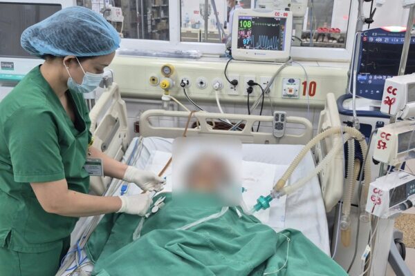Nguy kịch, suy đa tạng do chủ quan với viên sỏi niệu quản chỉ 3mm