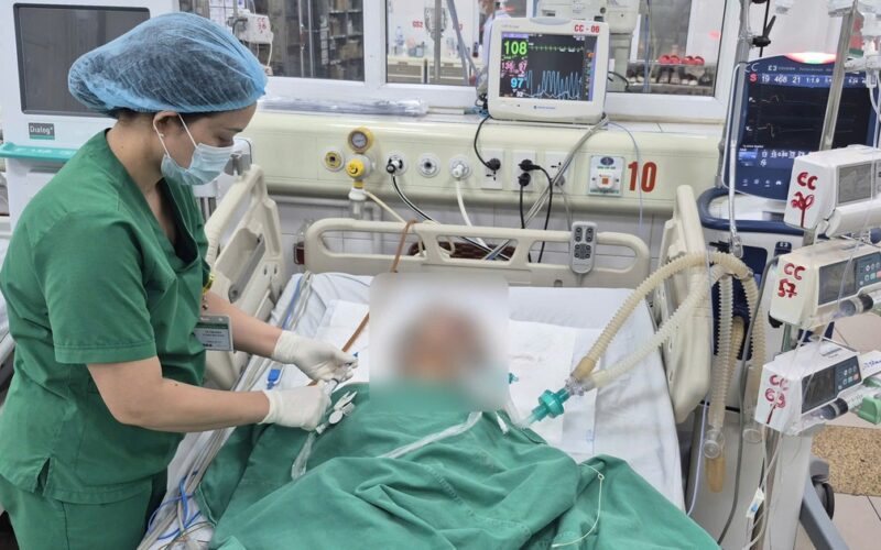 Nguy kịch, suy đa tạng do chủ quan với viên sỏi niệu quản chỉ 3mm