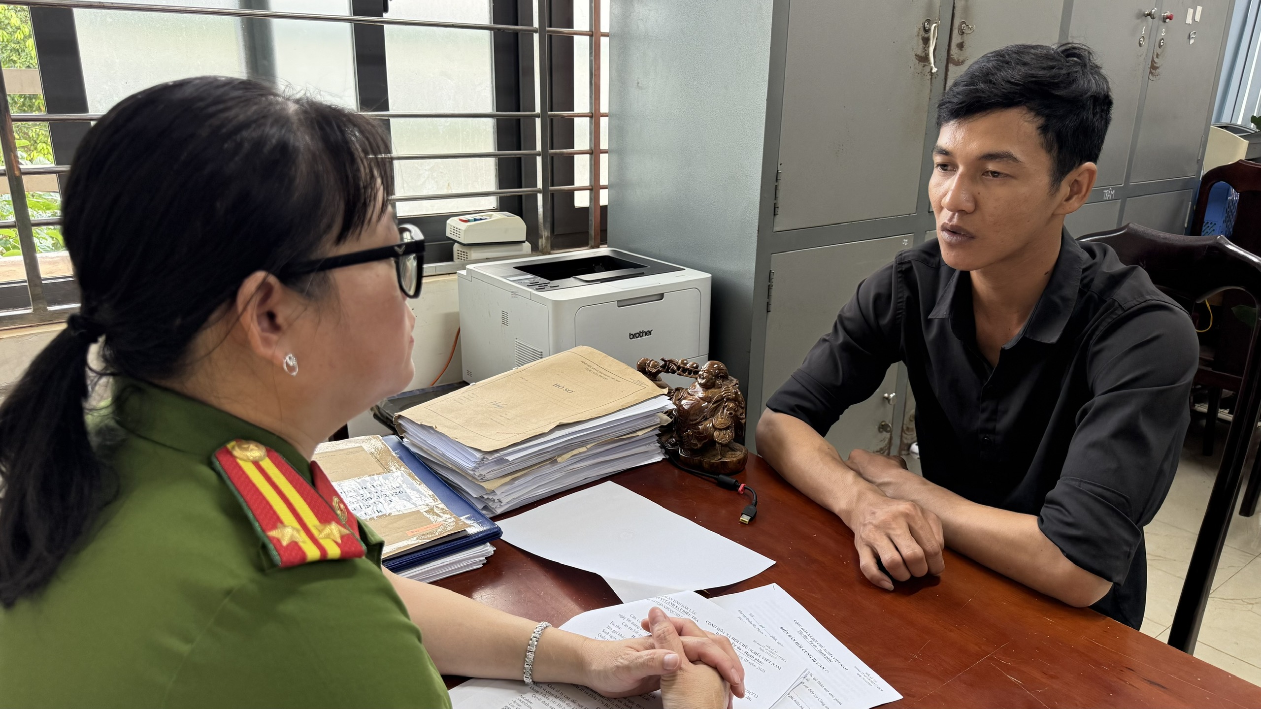 Bắt Hoàng Văn Thương nhiều lần quan hệ tình dục với bé gái 15 tuổi- Ảnh 1.