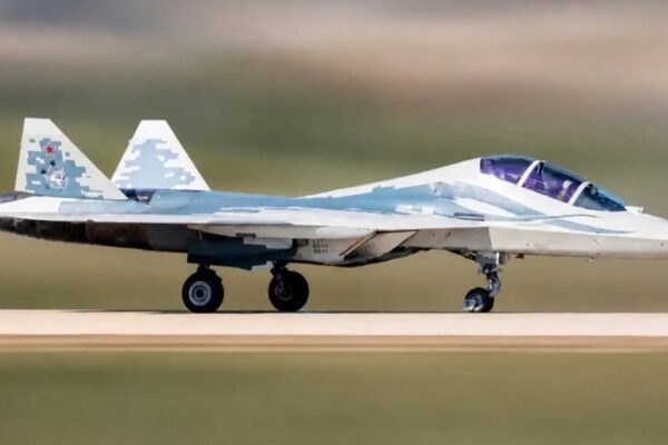 Biến thể mới của tiêm kích Su-57 Nga xuất hiện