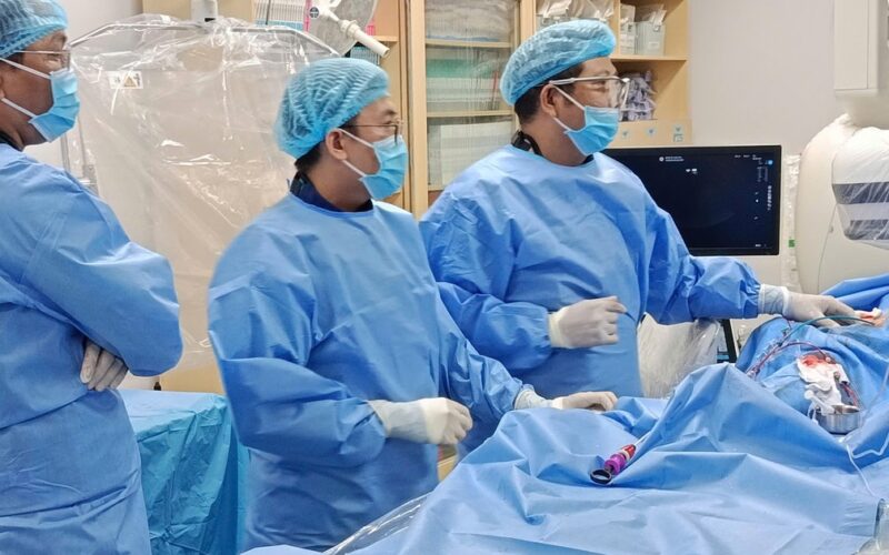 Người bệnh miền Tây được can thiệp tim ngay tại Cần Thơ