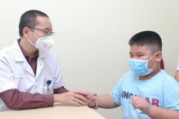 Báo động thừa cân, béo phì học đường ở Hà Nội