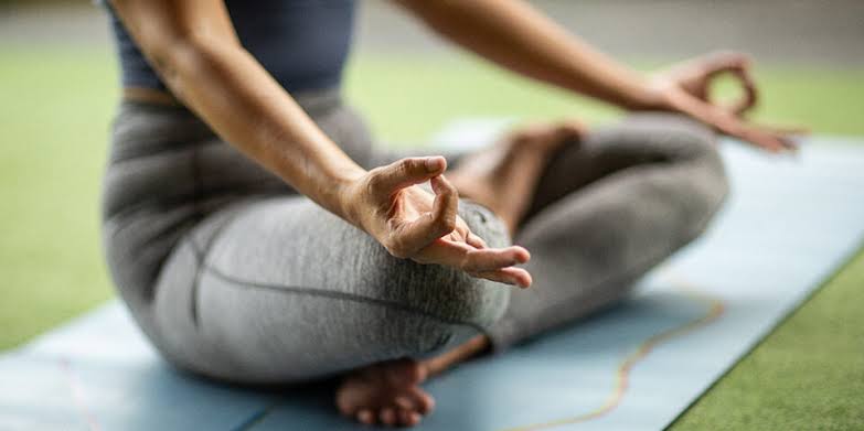 yoga-2-1781511981236708605443 8 lý do phụ nữ nên tập yoga mỗi ngày - Ảnh 2.