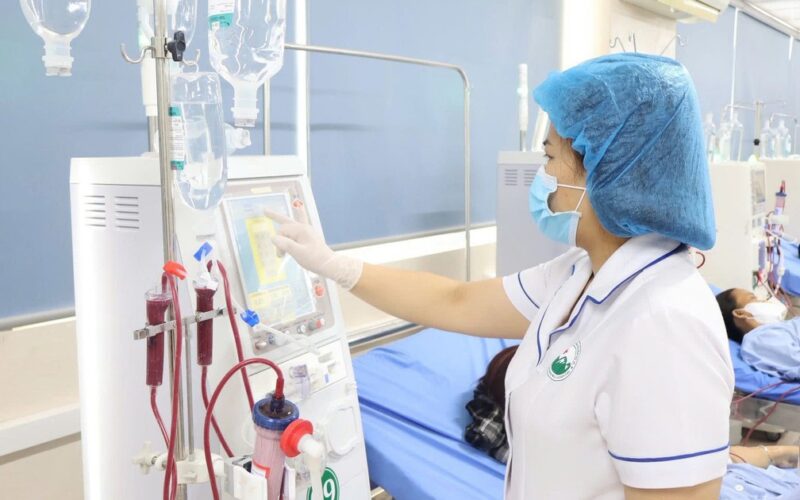 Hà Nội có nhiều chính sách phát triển y tế mới, hỗ trợ bác sĩ tới 20 triệu đồng/tháng