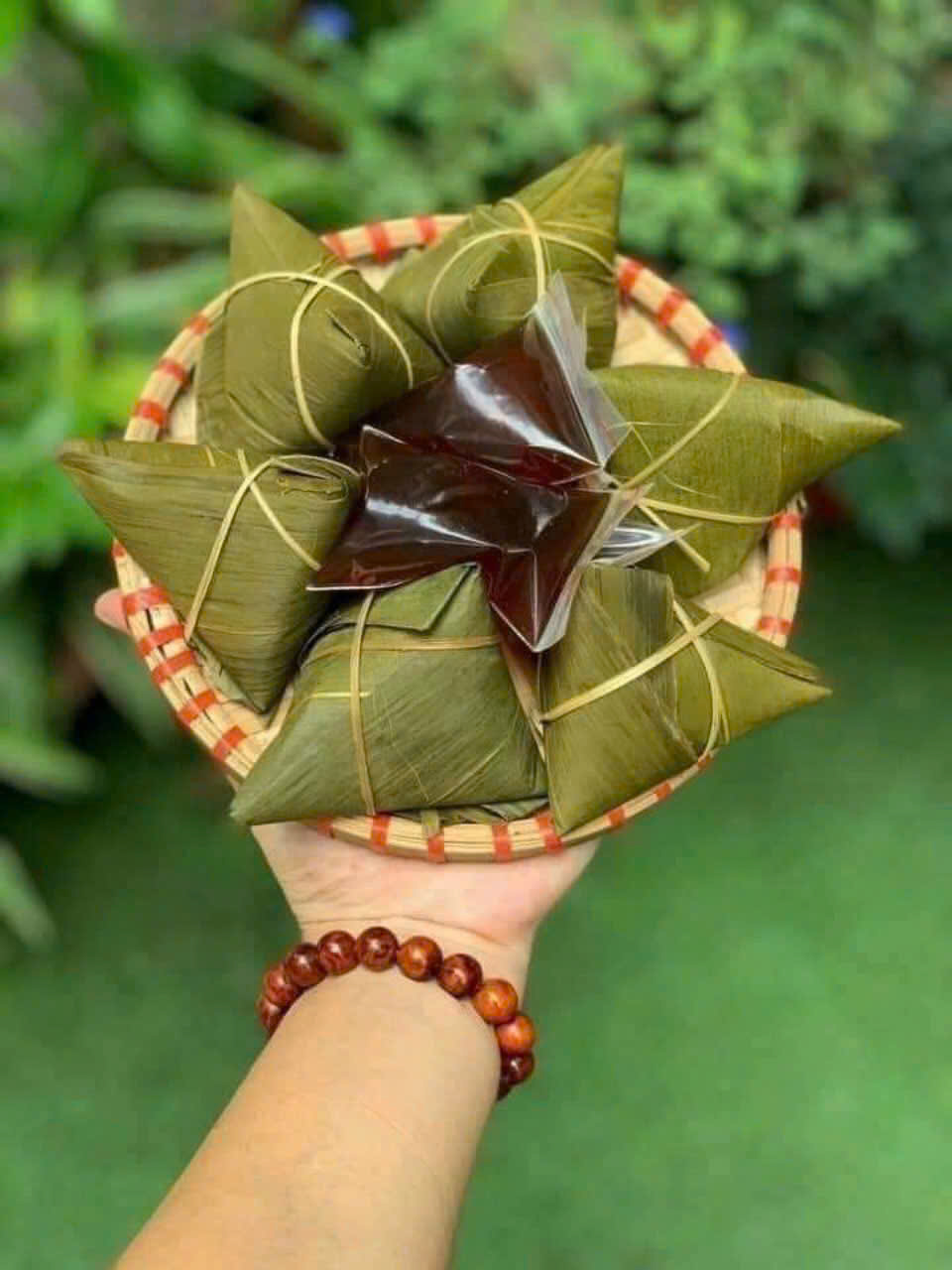 5b616c44c98f48d1119e-17816847429031555144611 Bánh tro - món ăn thanh mát, giải nhiệt ngày Tết Đoan ngọ- Ảnh 1.