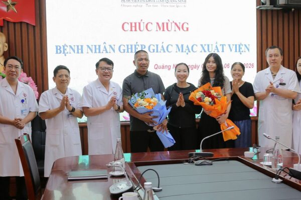 Tìm lại ánh sáng sau hơn một thập kỷ mòn mỏi chờ đợi