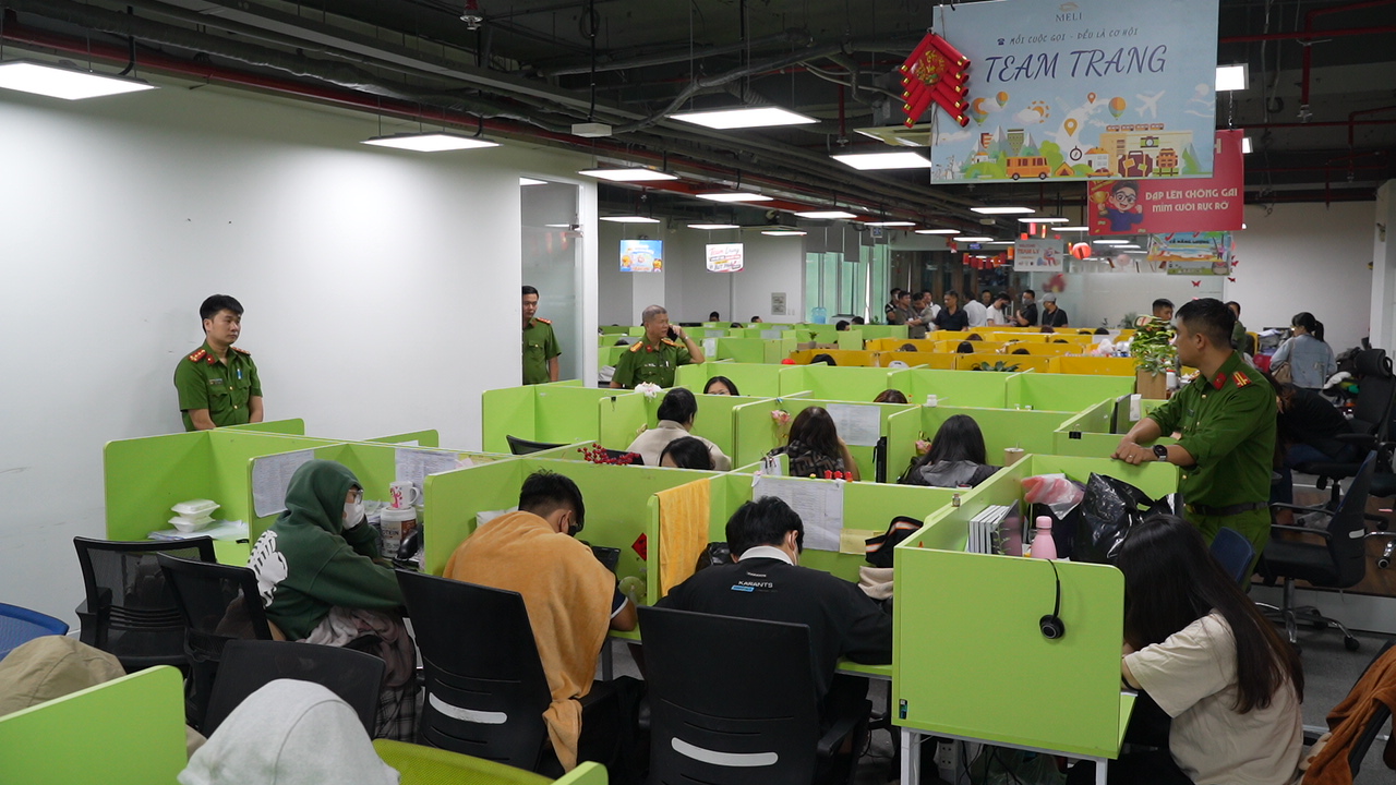 c8198t01-1781836260492762394635 TPHCM triệt phá 11 công ty lừa bán kỳ nghỉ, khởi tố gần 200 bị can- Ảnh 8.
