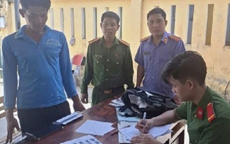 Bắt tạm giam đối tượng tham ô tài sản của cây xăng