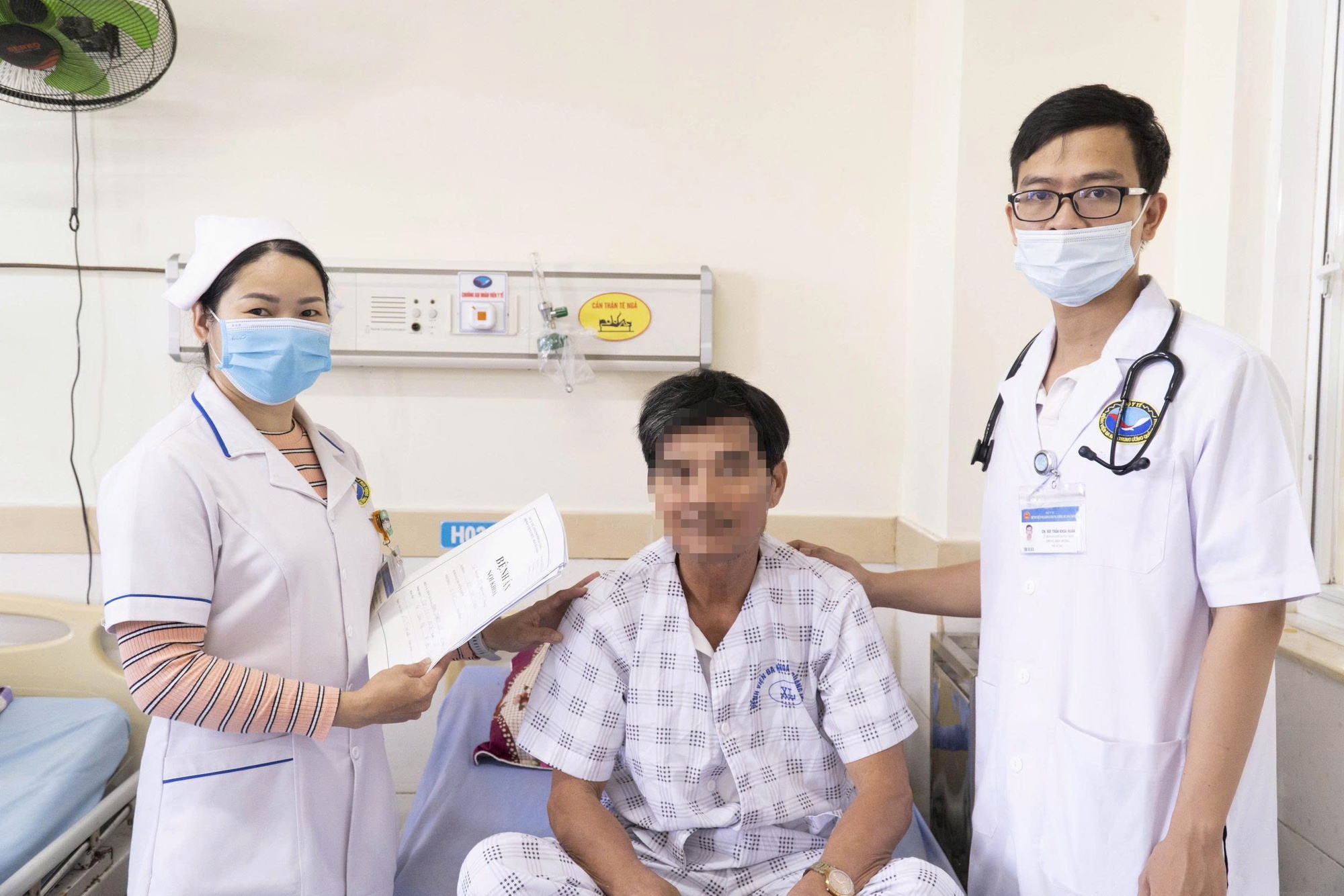 Chân lạnh toát sau cơn đau bất thường, bác sĩ cảnh báo dấu hiệu nguy cơ mất chi- Ảnh 1.