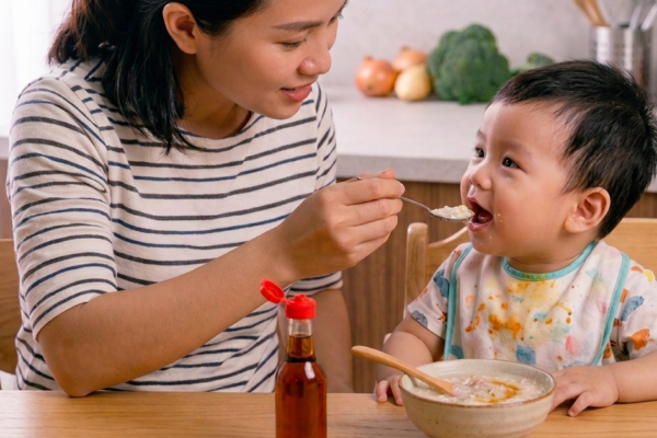 Có nên nêm nước mắm cho trẻ ăn dặm không?