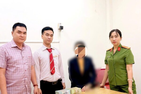 Quen ‘tướng Mỹ’ qua mạng xã hội, người phụ nữ suýt mất hơn 1,3 tỷ đồng
