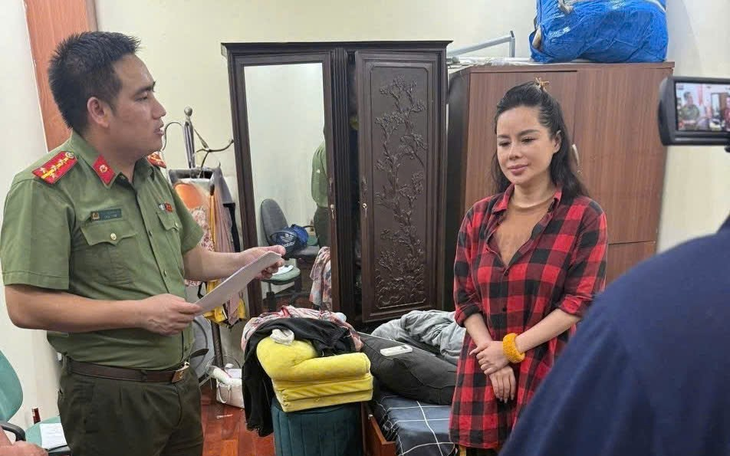 Thái Nguyên: Tạm giữ hình sự nữ đối tượng chống đối, cắn cán bộ công an, từng có tiền án môi giới mại dâm - Ảnh 2.