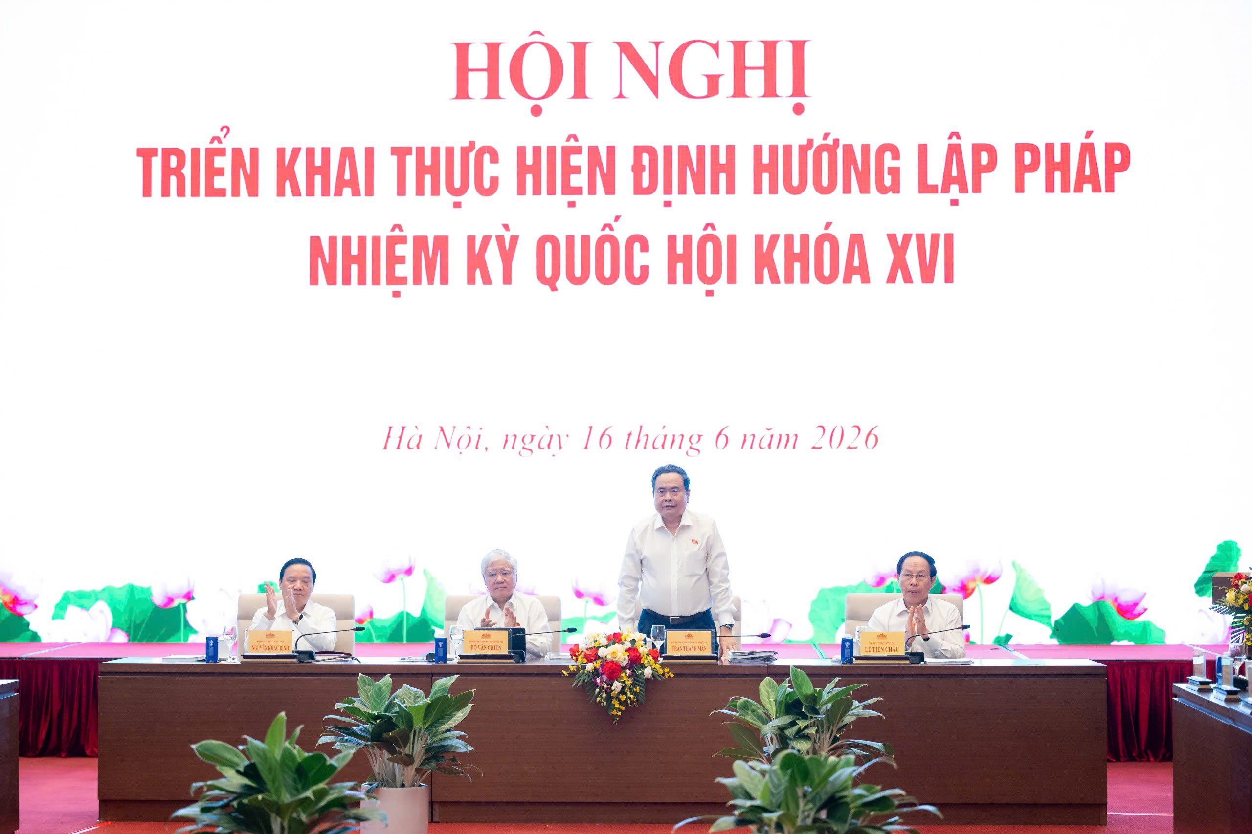 Quan điểm lập pháp nhiệm kỳ Quốc hội khóa XVI: Chấm dứt tư duy 'không quản được thì cấm'- Ảnh 1.