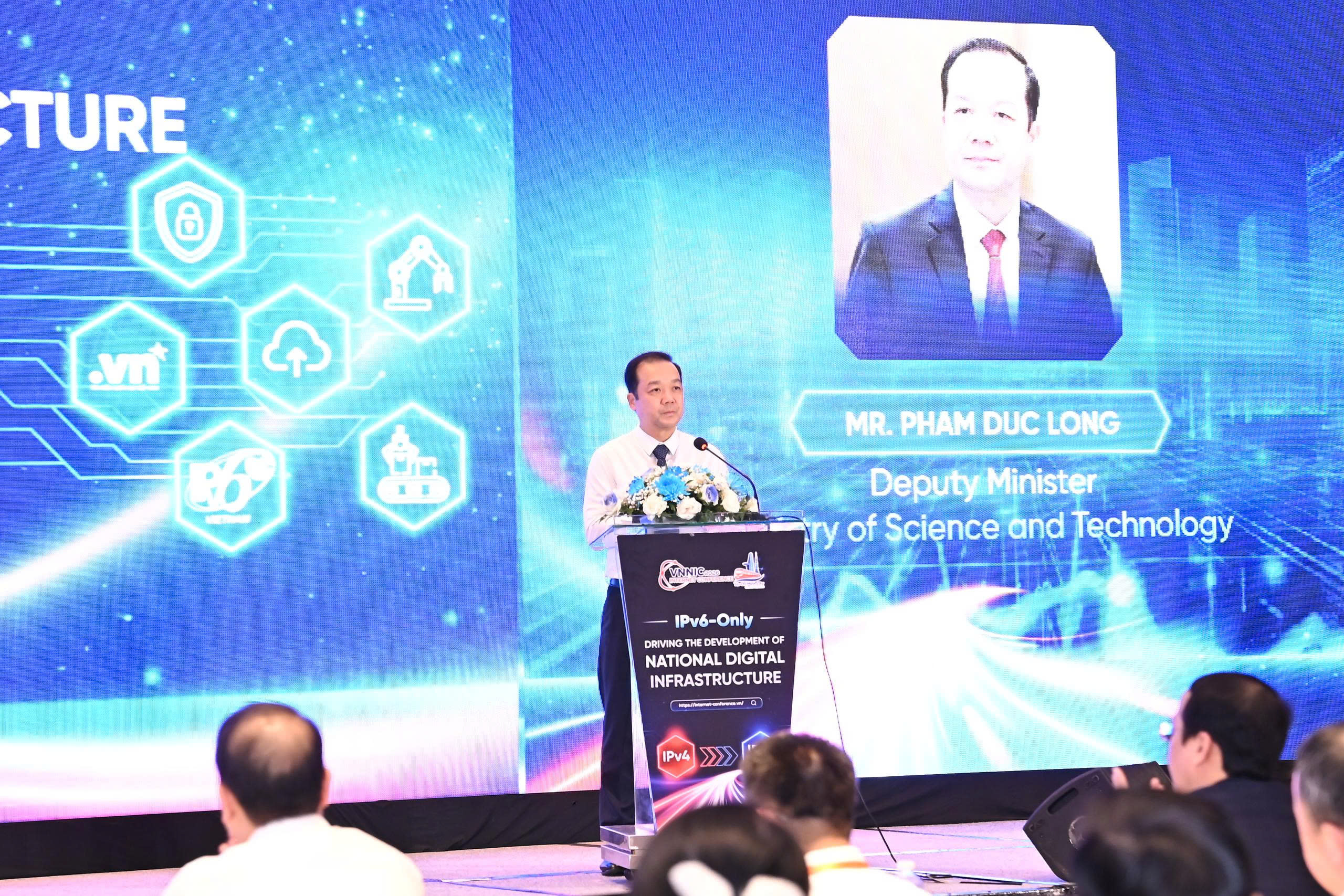 thu-truong-bo-khcn-pham-duc-long-17818450938882027202858 Yêu cầu mới với hạ tầng internet để chuyển đổi số quốc gia - Ảnh 1.