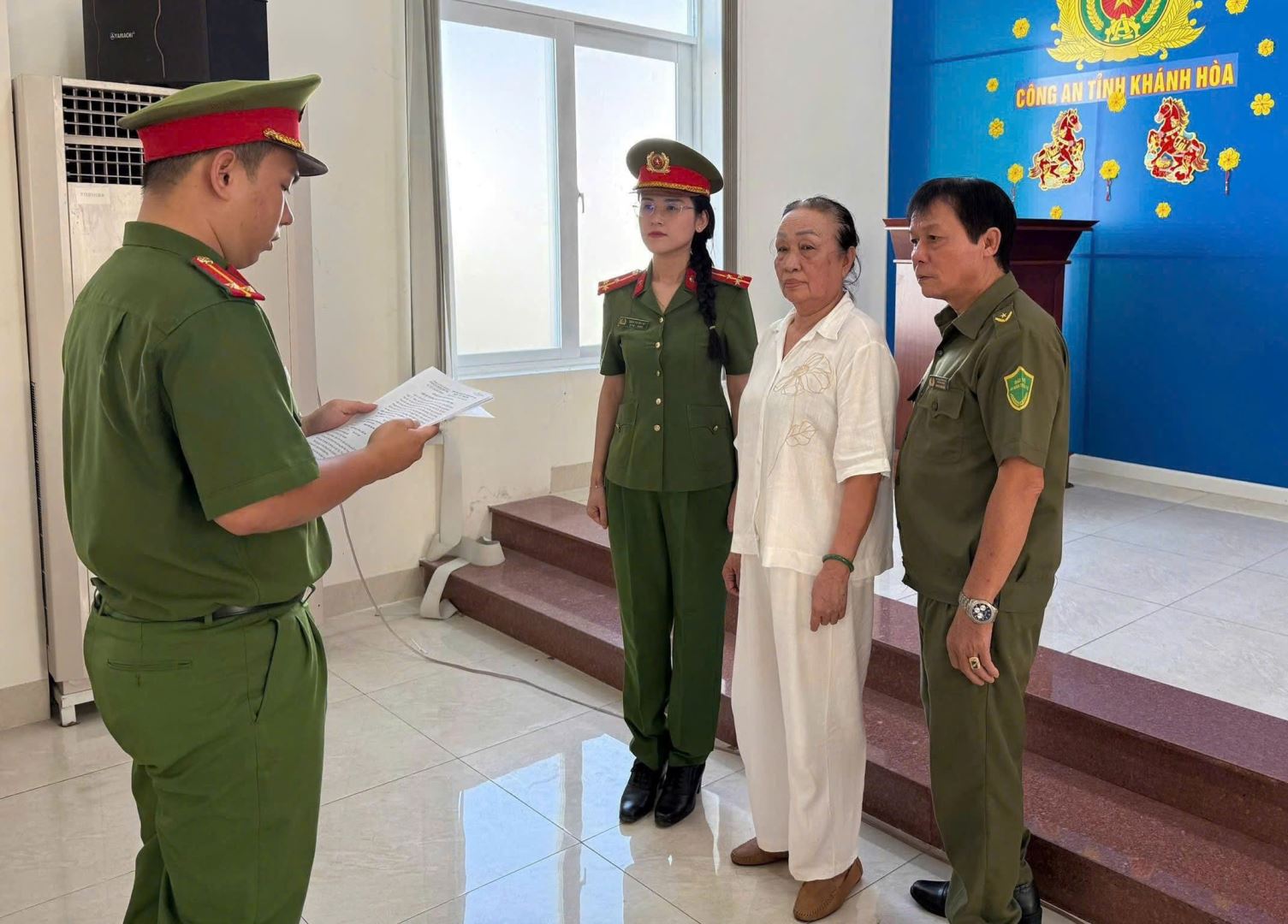 tin-doi-4-1780304367041972449905 Bắt Nguyễn Thị Như Mai mạo danh chủ đất, lừa ngân hàng giải ngân 1 tỷ đồng- Ảnh 1.