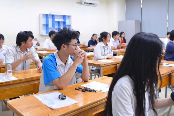 Bí quyết ôn tập nước rút và chiến thuật làm bài thi tốt nghiệp THPT môn Toán