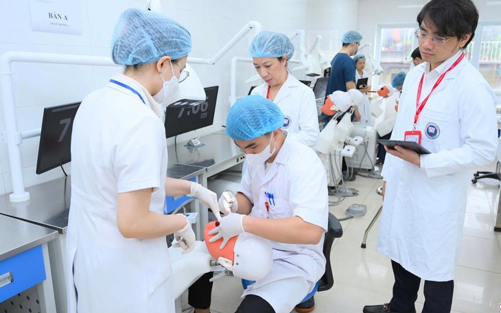 Biến động điểm chuẩn Đại học Y Hà Nội 3 năm gần đây- Ảnh 2.