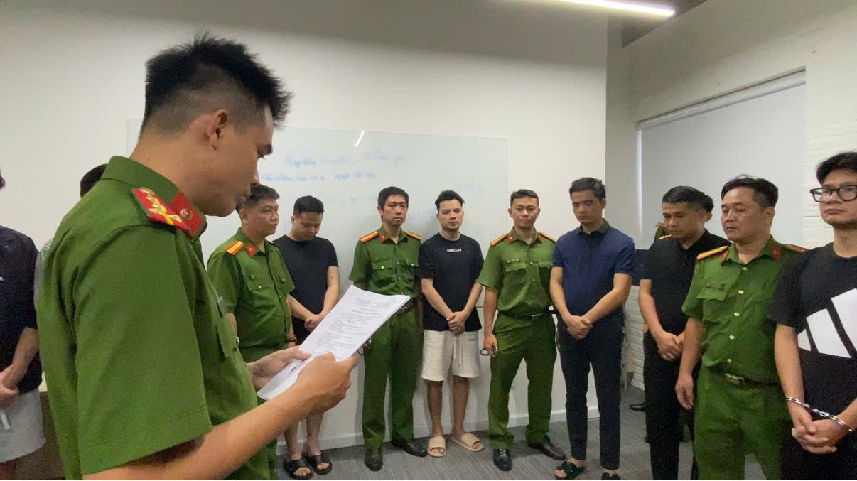 z79514515880737e544124d3b2c8f8088ffb4766b14880-17818362601401144471567 TPHCM triệt phá 11 công ty lừa bán kỳ nghỉ, khởi tố gần 200 bị can- Ảnh 5.